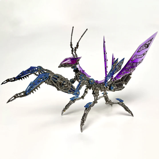 3D Giant Praying Mantis Blue/Purple/Silver vist som samlet model