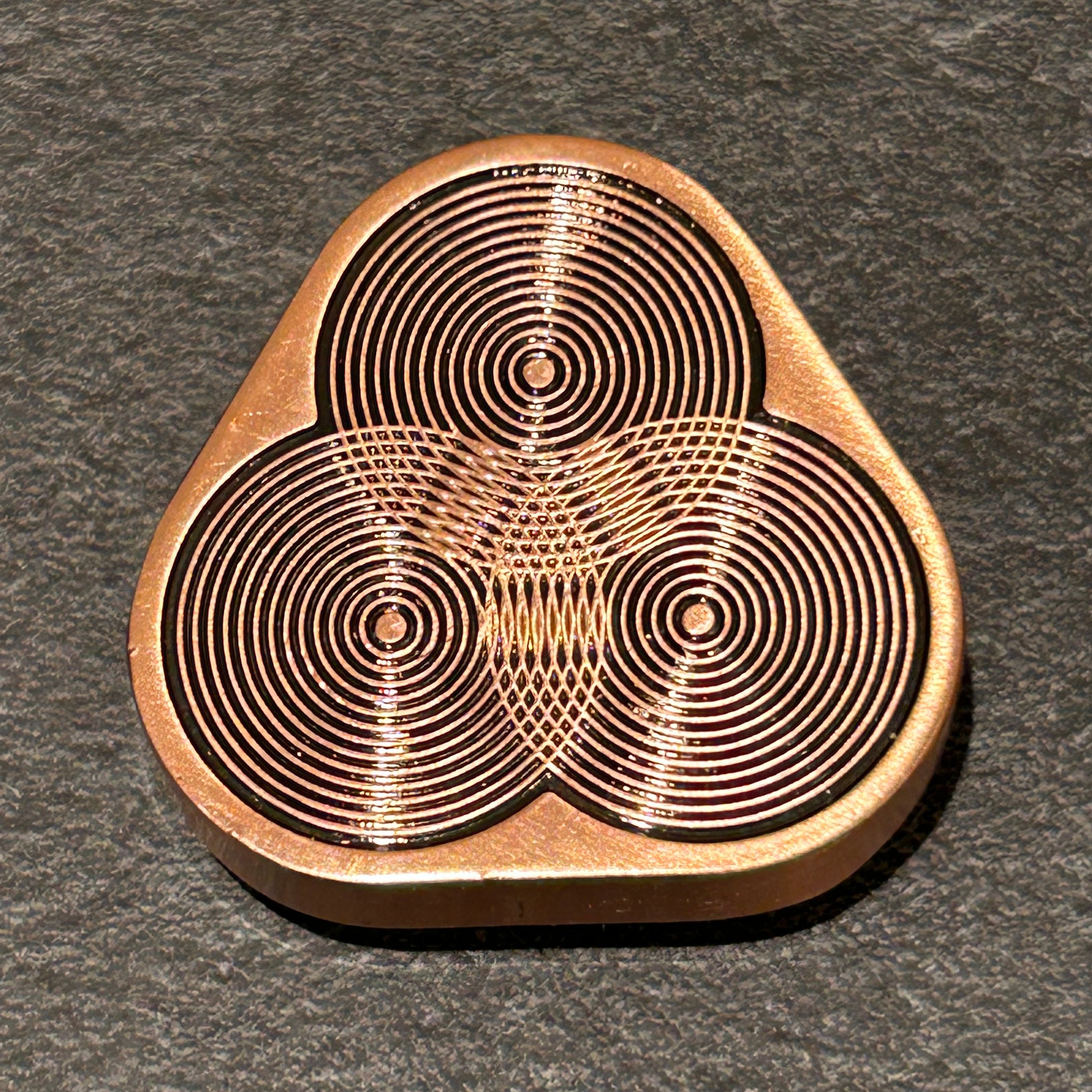 Detaljebillede af Cobber Metal Triangle Slider