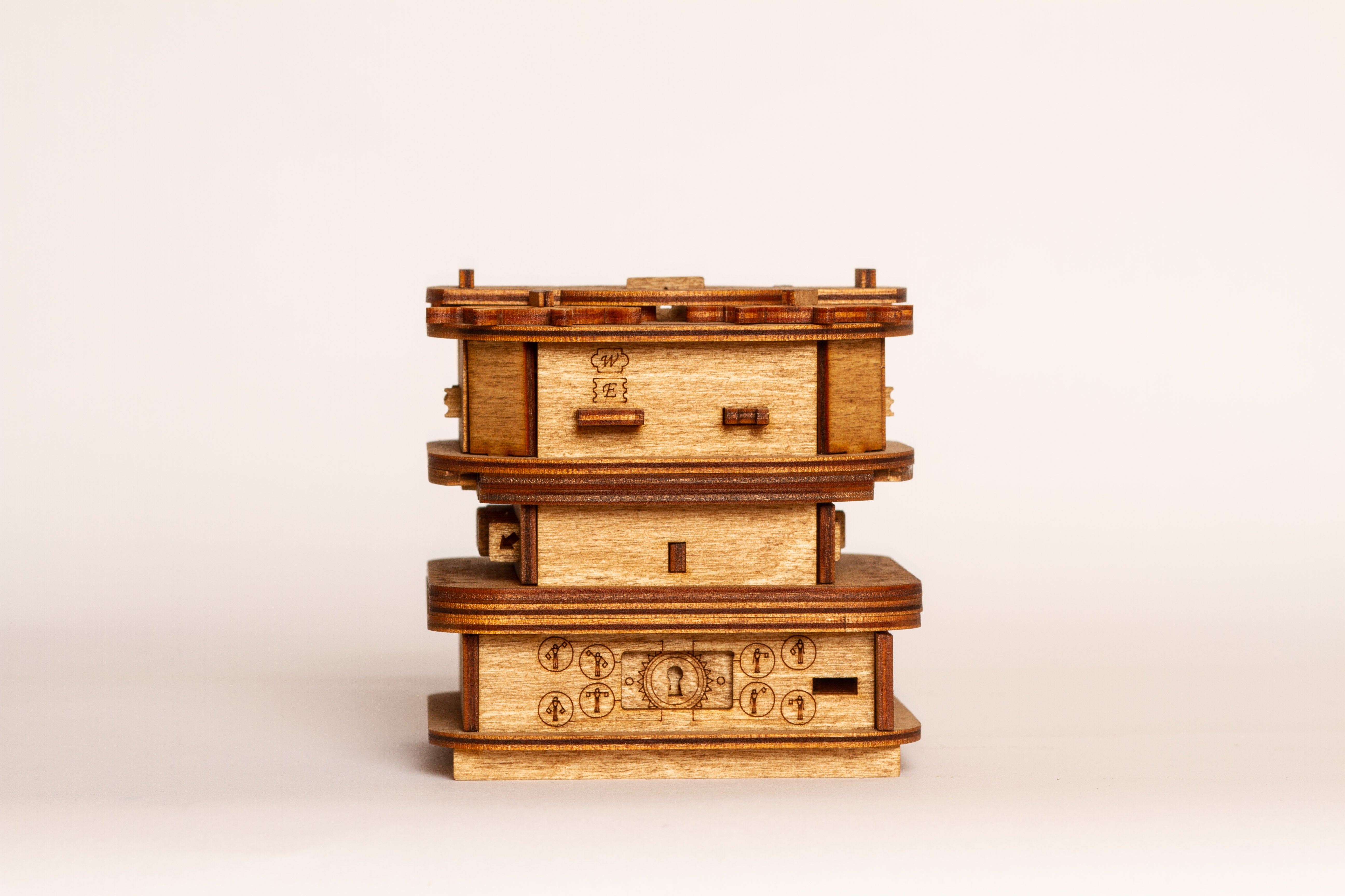 Detaljebillede af Cluebox: Davy Jones Locker – Escape Room in a Box
