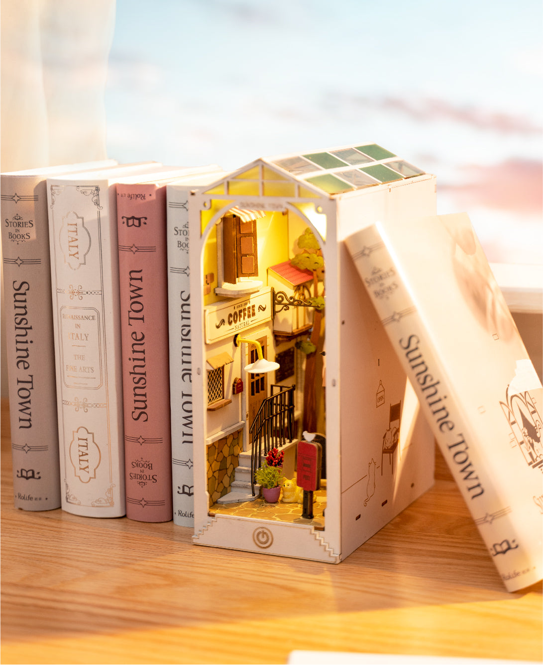 Detaljebillede af Rolife Sunshine Town – DIY Book Nook