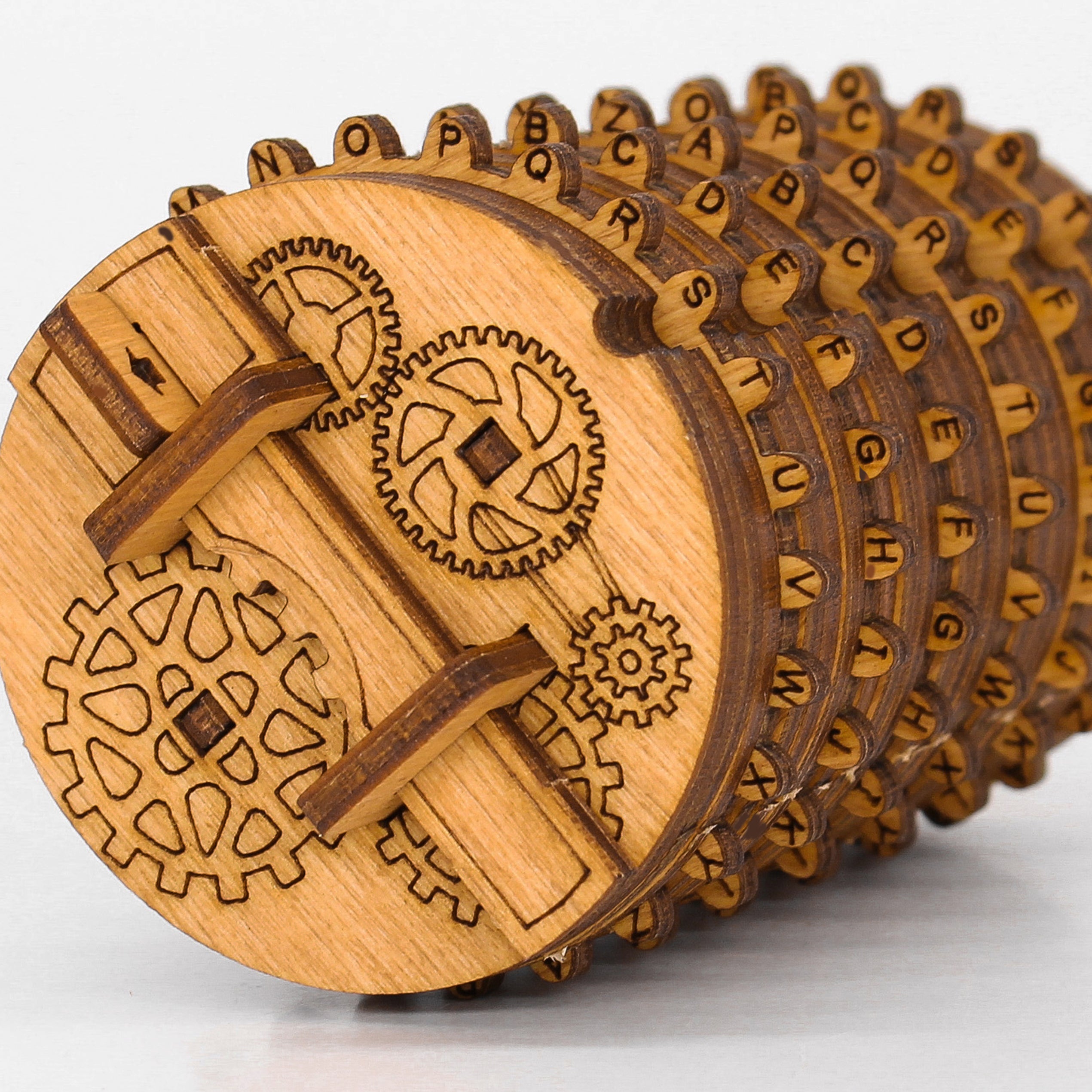 Detaljebillede af Kryptos fra iDventure – Cryptex puzzle box i Træ