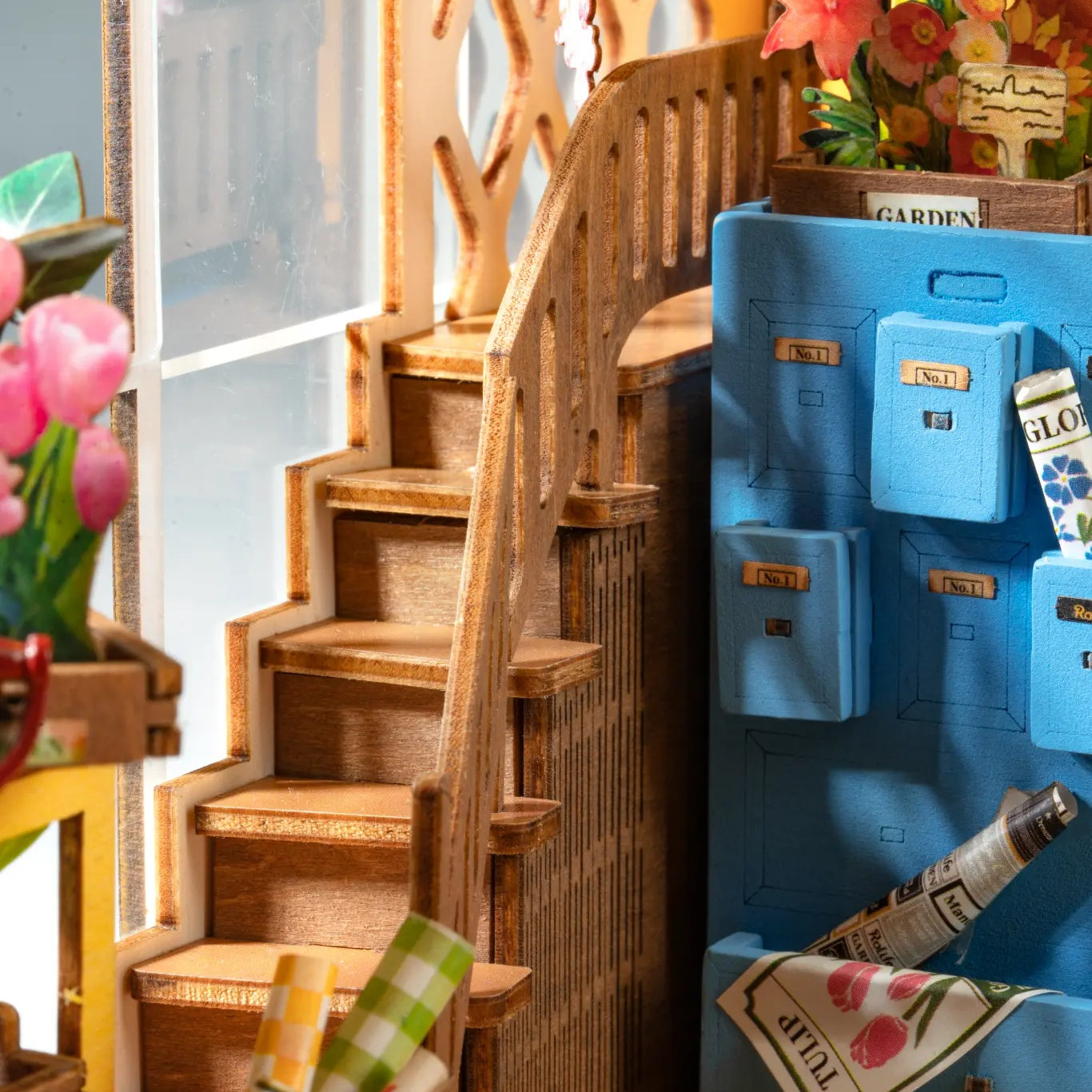 Detaljebillede af Rolife Garden House – DIY Book Nook