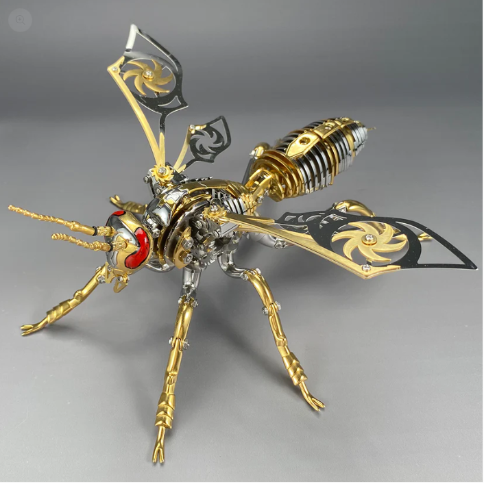 3D Wasp Gold/Silver metal puzzle vist som samlet model