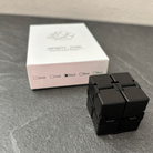 Metal Infinity Cube Black - Stilfuld Fidget Cube vist som samlet model