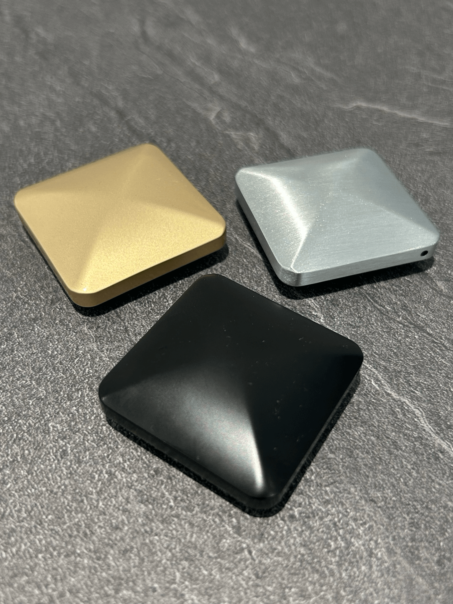 Desk Flipper Trinity Collection vist som samlet model