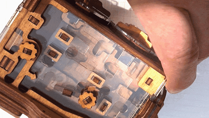 Detaljebillede af A-maze-ing Safe - Marble Run Puzzle Money Box