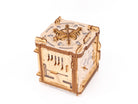 Detaljebillede af Cluebox: Cambridge labyrinth - Escape Room in a Box