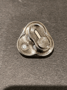 Silver Metal Triangle Slider vist som samlet model