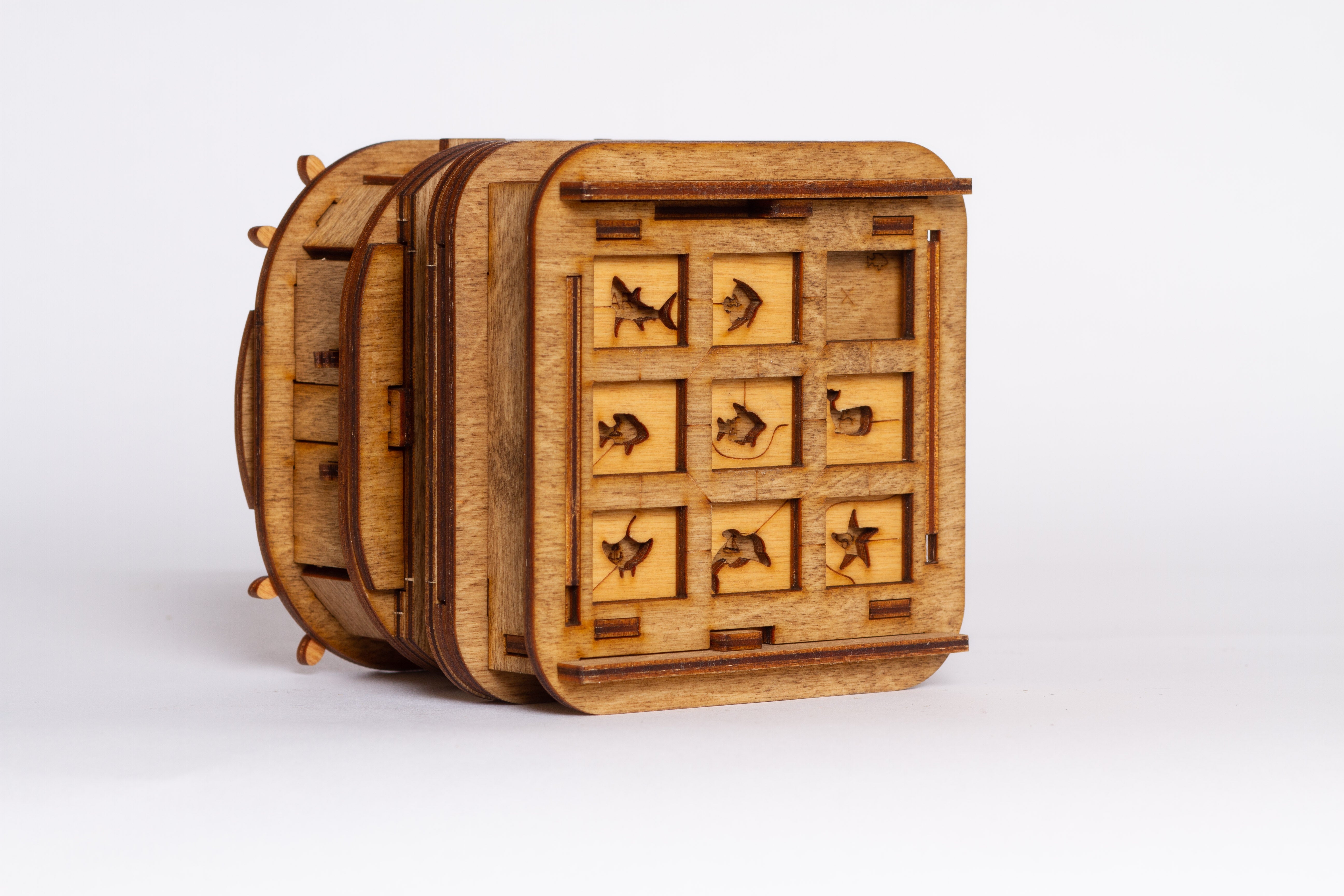 Detaljebillede af Cluebox: Davy Jones Locker – Escape Room in a Box