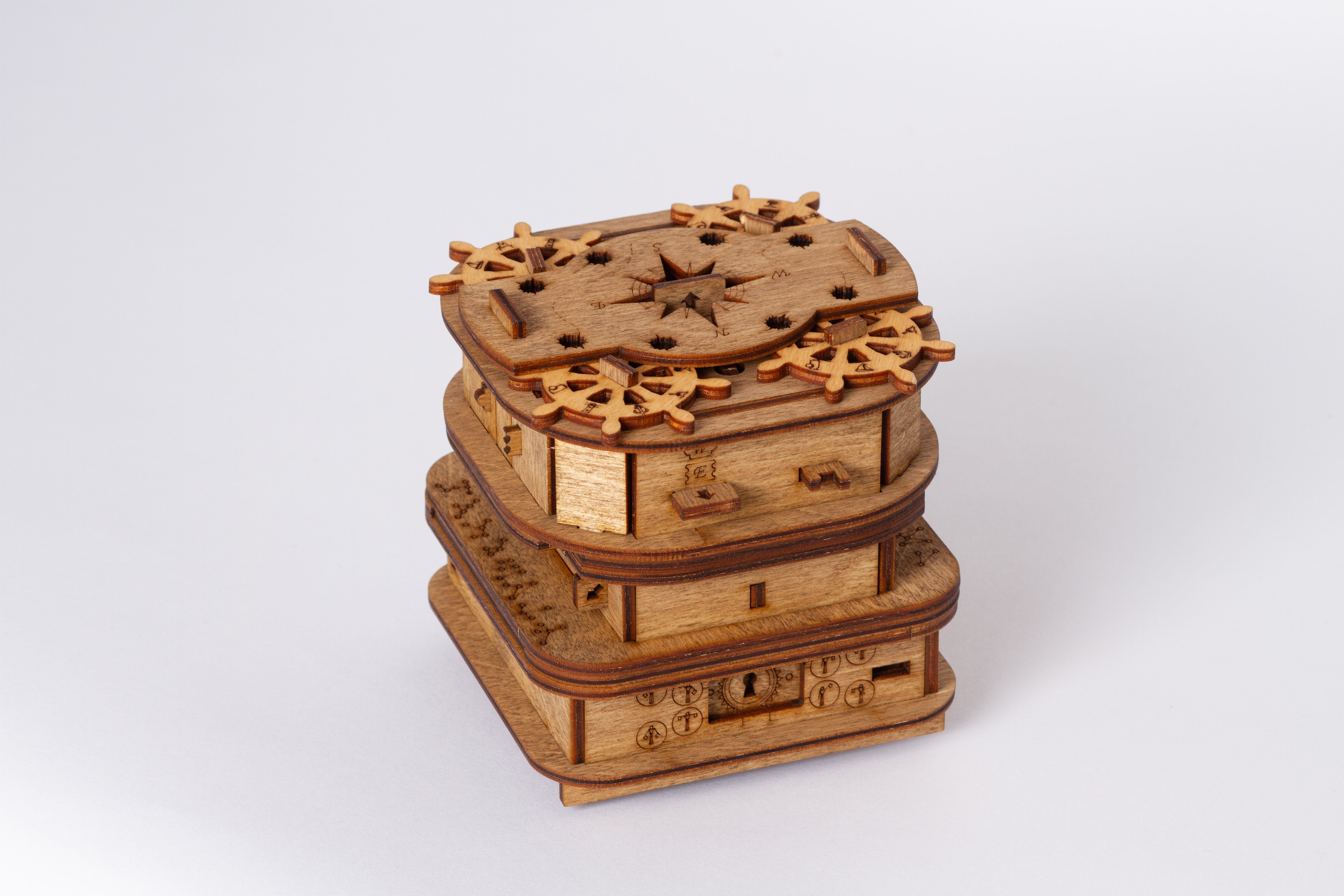 Detaljebillede af Cluebox: Davy Jones Locker – Escape Room in a Box