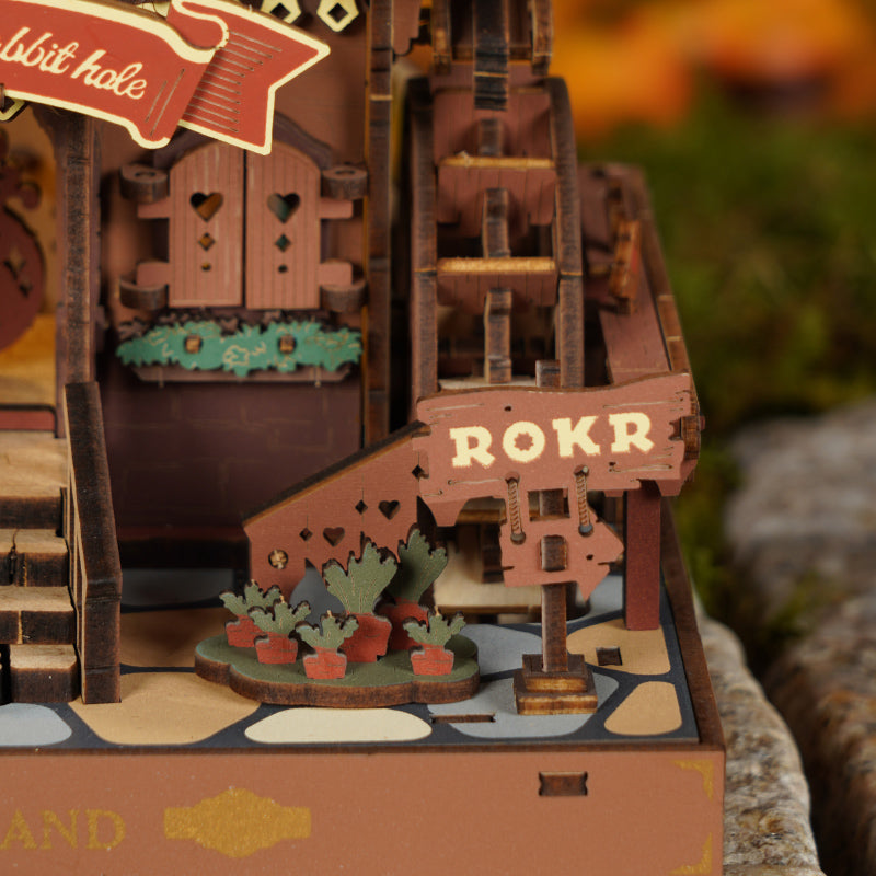 Detaljebillede af ROKR Cuckoo Clock – Mekanisk 3D Træpuslespil