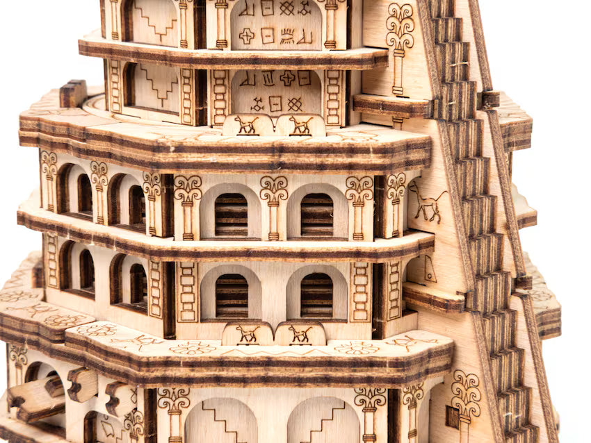 Detaljebillede af Quest Tower fra EscapeWelt – Escape Room in a Box