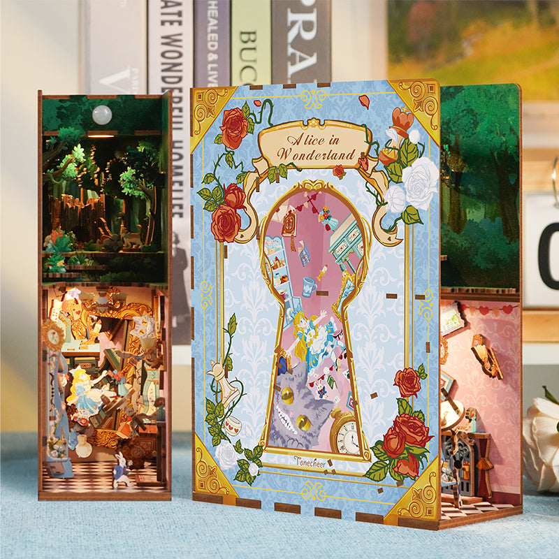 Tonecheer Alice in Wonderland – DIY Book Nook