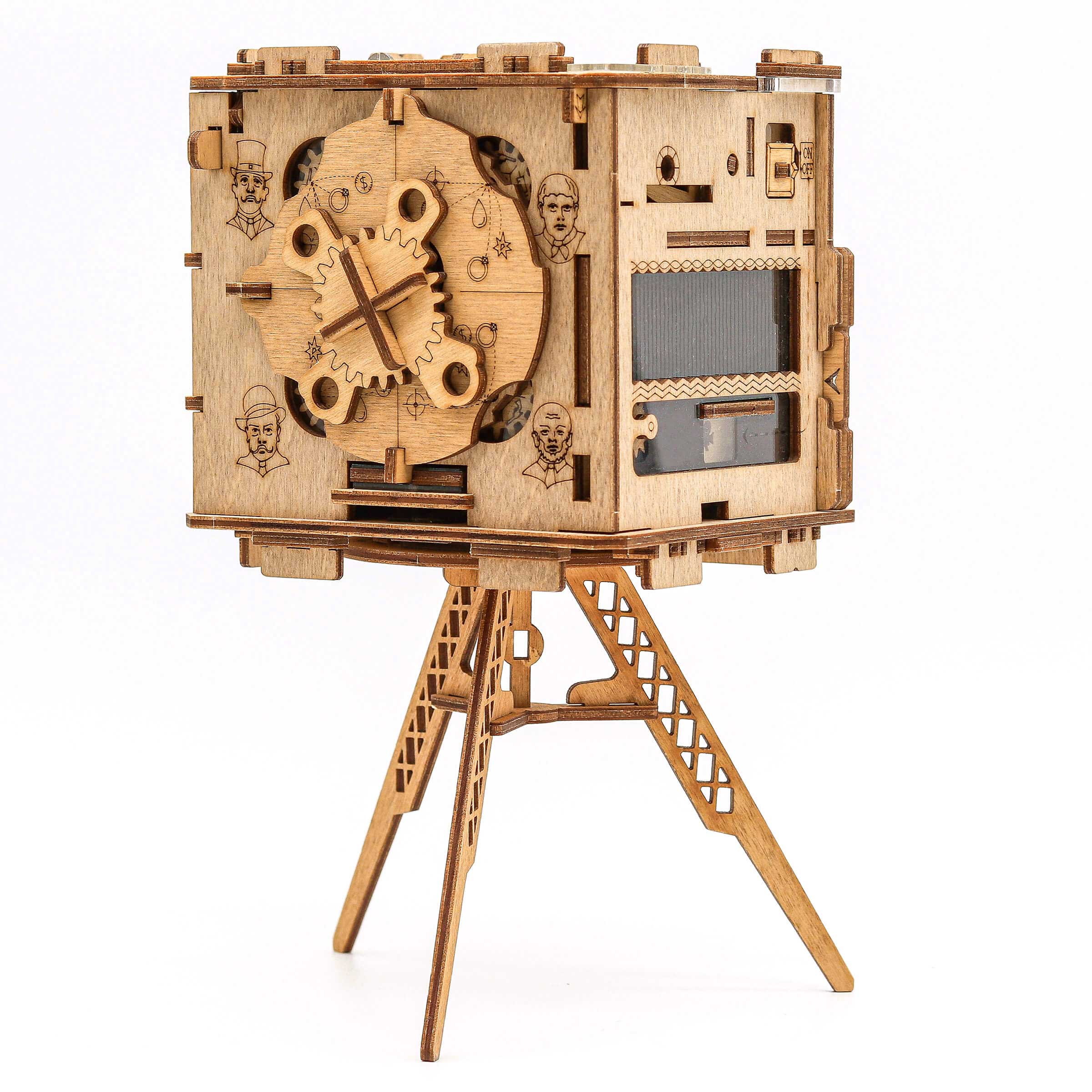 Detaljebillede af Cluebox: Sherlock's Camera – Escape Room in a Box